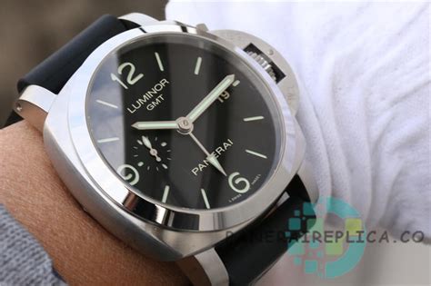 panerai pam320 for sale.